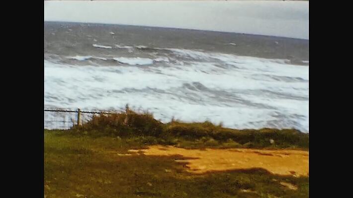 외관 파도 바다 영국 잉글랜드 사람없음 야외 물 수확 골동품 만 거친 역사 클래식 필름 영화 향수 문서 복고 영사기 동영상 단계 대서양 구식 보관소 아마추어 옛날 많음 콘월 4K MOV 해외동영상 클립영상 자연요소 유럽 컨셉 농업 문화예술 화장품 저장 파일형식