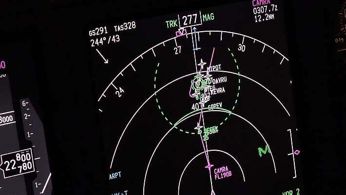 디자인 여행 교통시설 비행기 직장 사람없음 전자제품 컴퓨터 디지털 스크린 모니터 장비 과학기술 정보 기구 판넬 고급 지시 파일럿 고도 항공 속도 상업 제트기 네비게이션 대패 레이더 루트 베어링 자동화 제목 제어 MP4 해외동영상 클립영상 직업 교통 컨셉 회사 항공교통 모션 대중교통 기술 시설 동영상 파일형식