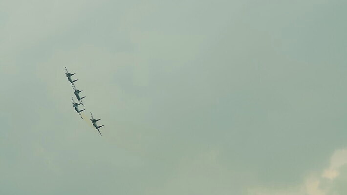 산업 하늘 비행기 안테나 사람없음 힘 공연 4 공군 속도 군용 전쟁 쇼 제트기 육군 에어쇼 대패 MOV 해외동영상 클립영상 통신 항공교통 대중교통 군대 이벤트 숫자 동영상 파일형식