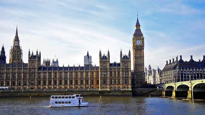 영어 유럽 문화 시계 여행 거실 건축양식 영국 잉글랜드 주택 사람없음 건물 강 탑 궁전 도시 보트 역사 큼 런던 천연기념물 국회 고딕 랜드마크 수도권 왕국 정부 정치 템스강 HD MOV 해외동영상 클립영상 문자 건축물 건축 나라 고건축 배_교통 크기 지역 동영상 파일형식