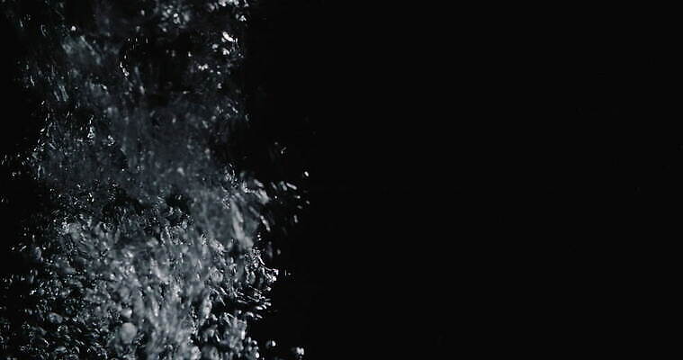 과학 백그라운드 추상 실험 사람없음 물 검은색 거품 투명 액체 물리학 효과 4K 락다운 MOV 해외동영상 클립영상 자연요소 교육 컬러 무늬 동영상 물리 파일형식