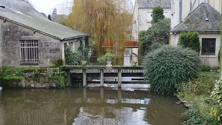 외관 유럽 문화 여행 백그라운드 건축양식 하늘 파노라마 풍경 사람없음 야외 건물 물 파란색 강 마을 탑 정원 계곡 프랑스 수확 바위 도시 중세 역사 재산 타운 스카이라인 랜드마크 옛날 웅장함 4K MP4 해외동영상 클립영상 자연요소 건축물 건축 나라 컬러 농업 촬영기법 금융 돌_바위 동영상 파일형식