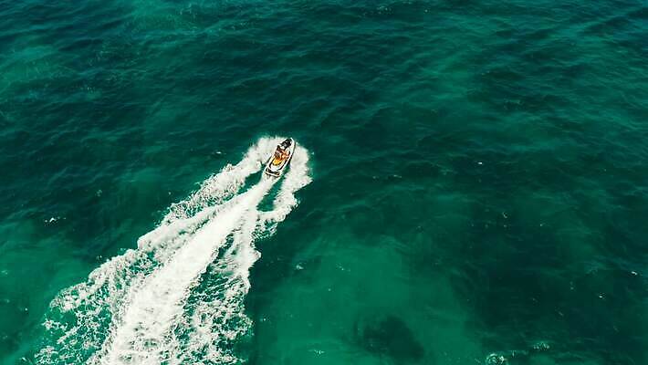행복 스포츠 파도 바다 여행 교통시설 휴가 스키 사람 사람없음 야외 물 여름 파란색 여행객 수상스포츠 떨어짐 승차 속도 휴양지 분무기 제트기 보라카이 조감도 4K MOV 해외동영상 클립영상 자연요소 계절 감정 컬러 교통 컨셉 모션 겨울스포츠 비행기 필리핀 장소 시설 동영상 파일형식