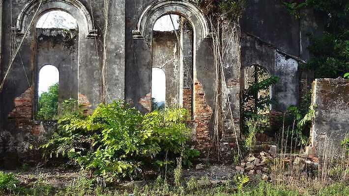 벽 여행 밭 건축양식 자연 벽돌 실내 사람없음 건물 목재 빛 반사 교회 문 자유 탐험 시골 세계여행 성 역사 균열 저녁 신비 버리기 아치 고고학 고딕 골절 옛날 4K MP4 해외동영상 클립영상 나무 건축물 교육 건축 컨셉 농업 재료 의학 종교건축 모션 내부 세계 야간 생태계 동영상 파일형식