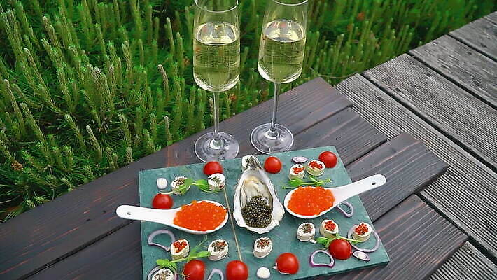 음식 컬러 오렌지 자연 건강 어류 요리 사람없음 빨간색 초록색 파티 식당 식사 저녁식사 신선 황금 고급 우아함 맛 아침식사 상품 해산물 메뉴 연어 내추럴 절임 정물화 캐비아 프리미엄 맛있는 MOV 해외동영상 클립영상 컨셉 과일 식재료 이벤트 상점 수중동물 그림 생태계 동영상 파일형식