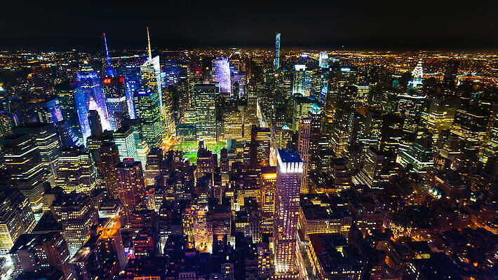 도로 건축양식 사람없음 야외 관광지 하이앵글 도시풍경 고층빌딩 뉴욕 맨해튼 빛망울 개발 4K 타임랩스 락다운 MOV 해외동영상 클립영상 건축 길 뷰포인트 여행 교통시설 촬영기법 풍경 빌딩 빛 미국 도시 동영상 파일형식