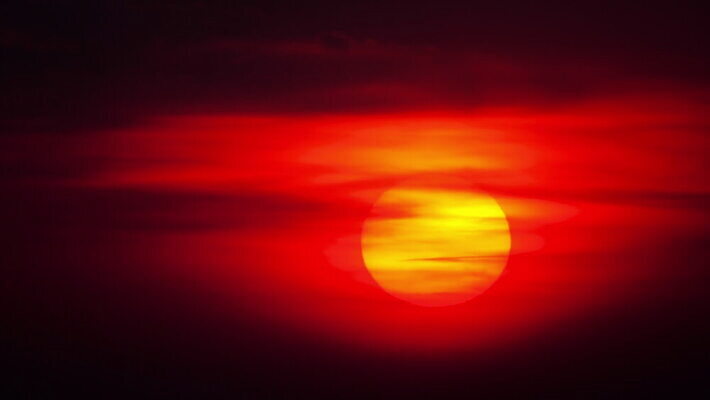 구름 여행 백그라운드 자연 하늘 사람없음 빨간색 여름 태양 뷰티 황혼 일몰 새벽 야간 시베리아 수평선 4K MOV 해외동영상 클립영상 자연요소 계절 컬러 노을 생태계 동영상 파일형식
