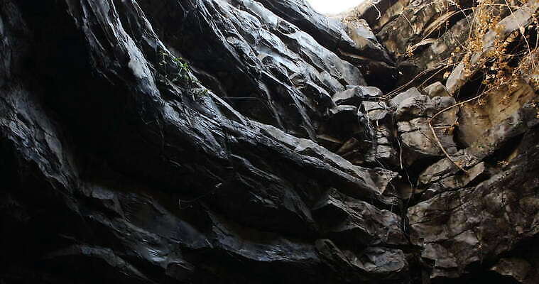 모양 디자인 컬러 조각 과학 백그라운드 패턴 자연 산 사람없음 장식 갈색 금속 수확 거친 동굴 크리스탈 광석 보석 철 발굴 언덕 질감 꼬리 날것 대리석 다이아몬드 치수 깊이 지질학 호러 화강암 니켈 4K MOV 해외동영상 클립영상 교육 무늬 농업 재료 재질 암석 원소 생태계 공포 동영상 파일형식