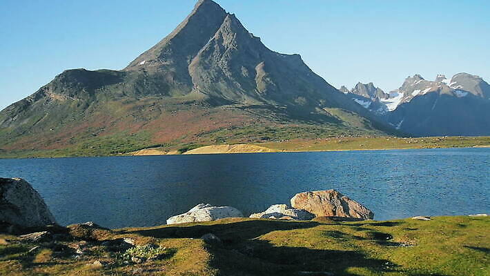 여행 하늘 사람없음 야외 평화 그린란드 웅장함 패닝샷 산맥 MOV 해외동영상 클립영상 섬 컨셉 산 촬영기법 덴마크 동영상 파일형식