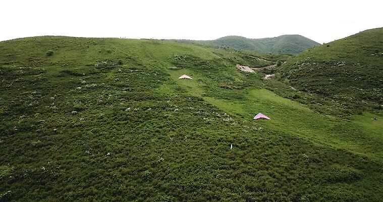 스포츠 컬러 백그라운드 날개 자연 하늘 수업 산 안테나 사람 풍경 사람없음 야외 초록색 파란색 점프 경쟁 자유 흰색 비행 체험 뜨거움 원형 센터 정상 위험 묘기 낙하산 풍선 항공촬영 골 글라이더 드론 착륙 카자흐스탄 4K 알마티 MP4 해외동영상 클립영상 도형 교육 아시아 뷰포인트 컨셉 통신 모션 생태계 동영상 파일형식