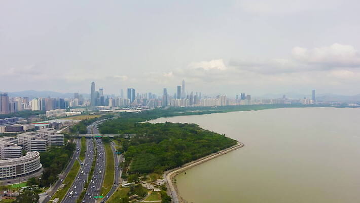 구름 공원 아시아 도로 자동차 안테나 파노라마 사람없음 초록색 도시풍경 중국 도시 만 고속도로 도심 스카이라인 항공촬영 랜드마크 조감도 4K 타임랩스 설정숏 MOV 해외동영상 클립영상 자연요소 공공시설 나라 길 육상교통 뷰포인트 컬러 통신 교통시설 촬영기법 풍경 동영상 파일형식