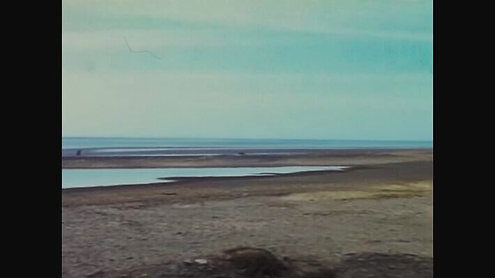 외관 길 모래 바다 자연 휴가 사람없음 야외 초록색 파란색 수확 골동품 만 거친 역사 클래식 도서관 큼 필름 영화 향수 언덕 문서 복고 암초 영사기 보관소 아마추어 옛날 펨브룩셔 4K MOV 해외동영상 클립영상 교육 컬러 컨셉 농업 문화예술 화장품 크기 저장 생태계 동영상 파일형식