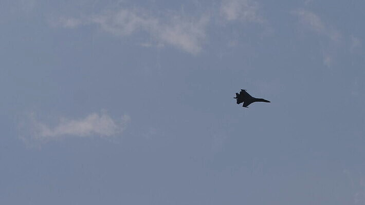 무기 날개 교통시설 하늘 비행기 사람없음 그룹 전시회 항공 군용 러시아 쇼 제트기 에어쇼 대패 러시아인 4K MOV 해외동영상 클립영상 서양인 유럽 교통 항공교통 대중교통 군대 전시 시설 동영상 파일형식