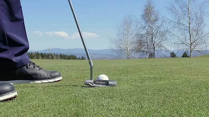 직업 라이프스타일 스포츠 포즈 밭 골프 공 모션 놀이 휴식 골프공 잔디 취미 사람없음 야외 컵 초록색 운동 경쟁 운전 도전 게임 구멍 운전사 발전 골퍼 목표 강의 연습 그네 클럽 슛 점수 기어 느림 골프티 때리기 역경 정복 페어웨이 플레이어 MOV 해외동영상 슬로모션 클립영상 식물 식기 컬러 컨셉 농업 운동선수 골프용품 촬영기법 건강 생활 구기 동영상 파일형식