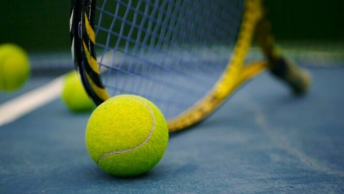 직업 라이프스타일 선 줄 스포츠 백그라운드 컨셉 공 놀이 건강 경기 사람없음 야외 초록색 운동 노란색 우주 경쟁 장비 테니스 게임 흰색 라켓 우승 그물 심볼 점토 고립 법정 여의주 챔피언 토너먼트 MOV 해외동영상 클립영상 스포츠용품 컬러 생활 구기 최고 동영상 파일형식