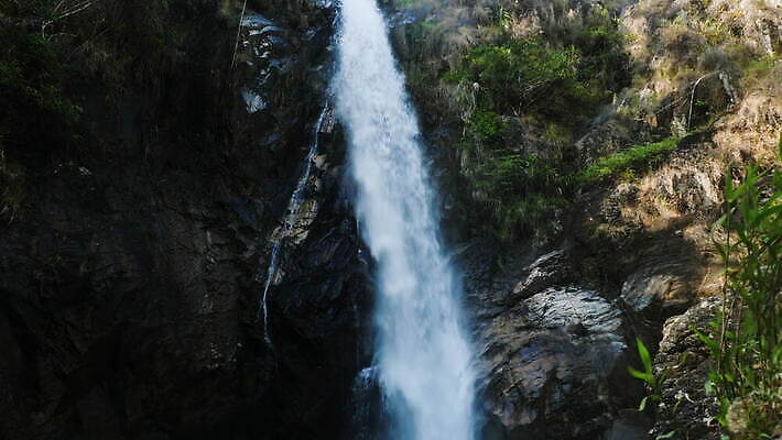 라이프스타일 공원 아시아 여행 백그라운드 모션 자연 휴가 산 풍경 사람없음 야외 초록색 물 여름 강 환경 힘 놀람 폭포 흐름 가을 신선 개울 숲 열대우림 베트남 분무기 내추럴 랜드마크 이국적 전국 4K MOV 해외동영상 클립영상 자연요소 계절 공공시설 감정 나라 컬러 컨셉 표정 생활 동남아시아 생태계 동영상 파일형식