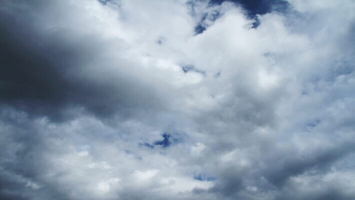 구름 백그라운드 자연 하늘 날씨 풍경 사람없음 야외 가로 여름 파란색 빛 햇빛 태양 우주 환경 흰색 전원 분위기 장면 천국 솜털 스카이라인 내추럴 오존 적란운 천창 유일 4K 타임랩스 MOV 해외동영상 클립영상 자연요소 계절 컬러 컨셉 촬영기법 전기에너지 생태계 동영상 파일형식 구름_자연