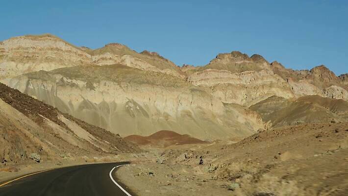 모래 여행 곡선 자동차 유리 사람없음 미국 운전 사막 자유 고속도로 황무지 팔레트 분위기 아스팔트 탈출 환경보전 캘리포니아 안심 사암 감탄 루트 오리지널 자동 특별함 1인칭시점 4K 건조기후 MP4 해외동영상 클립영상 시선 도로 선 육상교통 컨셉 북아메리카 모션 재질 돌 바위 사회이슈 동영상 파일형식