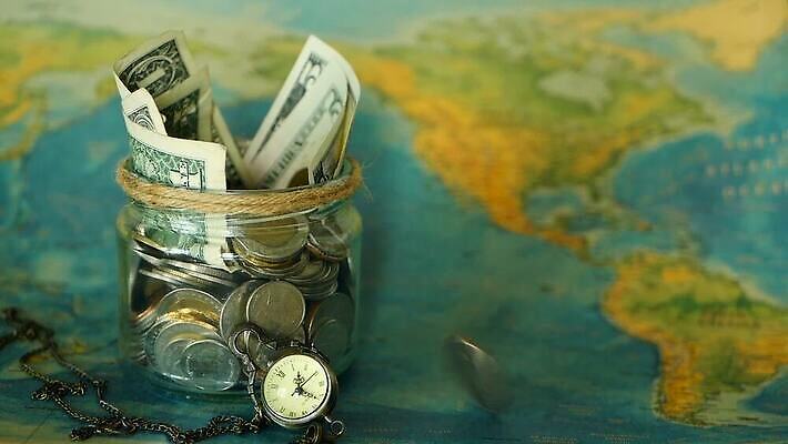 여행 백그라운드 컨셉 지도 지폐 돈 유리 휴가 설계 사람없음 금융 단어 상자 세계 글로벌 지구본 우주 달러 동전 쪽지 미국 꿈 저금통 유로 탐험 항아리 절약 수집 심볼 블러 예산 원정 정물화 카피스페이스 MOV 해외동영상 클립영상 문자 북아메리카 재질 경제 공백 저축 도자기 재산 그림 동영상 파일형식