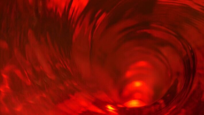 디자인 추상 나선형 경사 사람없음 빨간색 물 반짝임 소용돌이 회오리 액체 닫기 크리스탈 명상 역동적 화재 회전 루비 리듬 무한 지옥 최면 카피스페이스 비어있는 4K 유체 깜빡이다 MP4 해외동영상 클립영상 자연요소 컬러 컨셉 무늬 모션 공백 광석 보석 사건 동영상 파일형식