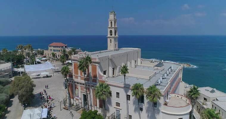 기독교 종교 바다 중동 건축양식 하늘 안테나 파노라마 풍경 사람없음 건물 여름 파란색 교회 탑 도시 만 중세 역사 이슬람교 지중해 포트 타운 유대인 동쪽 스카이라인 랜드마크 숭배 옛날 이스라엘 4K MOV 해외동영상 클립영상 건축물 계절 건축 나라 컬러 통신 종교건축 촬영기법 방향 동영상 서아시아 파일형식