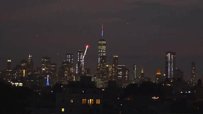 기념일 행복 불 휴가 불꽃 새해 기념 폭죽 불꽃놀이 파노라마 이벤트 사람없음 도시풍경 파티 고층빌딩 축제 미국 새벽 자유 축하 도시 야간 저녁 폭발 뉴욕 쇼 기념물 스카이라인 맨해튼 애국심 독립 독립기념일 랜드마크 정부 4K MOV 해외동영상 클립영상 자연요소 감정 컨셉 북아메리카 놀이 촬영기법 풍경 빌딩 동영상 파일형식