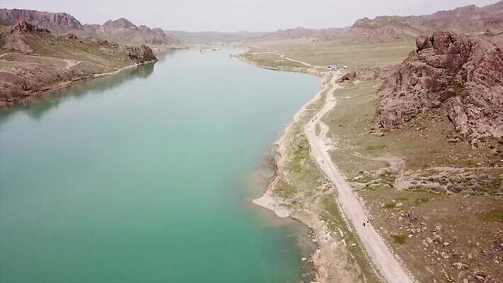 남자 아시아 도로 호수 스포츠 컬러 여행 자연 하늘 산 건강 파노라마 사람 풍경 성인 사람없음 야외 물 파란색 강 달리기 조깅 운동 반사 골짜기 실크 연습 언덕 시력 내추럴 달리기선수 카자흐스탄 알마티 MP4 해외동영상 클립영상 자연요소 나라 길 교통시설 모션 촬영기법 직물 생태계 육상선수 동영상 파일형식