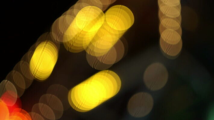 공원 어린이 컬러 포즈 백그라운드 이동 모션 추상 휴가 사람없음 건물 아웃포커스 빛 컬러풀 축제 기쁨 바퀴 원형 끝 승차 야간 저녁 속도 회전 보케 회전목마 공평 종료 다이오드 블러 4K HD MOV 해외동영상 클립영상 자연요소 도형 건축물 공공시설 감정 컨셉 무늬 촬영기법 사람 놀이기구 동영상 파일형식