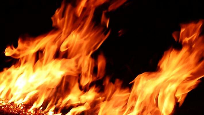 백그라운드 오렌지 추상 불꽃 따뜻함 사람없음 빨간색 빛 노란색 검은색 어둠 힘 에너지 뜨거움 더위 야간 위험 모닥불 벽난로 질감 매움 화재 연료 고립 엘리먼트 점화 지옥 화상 MOV 해외동영상 클립영상 자연요소 컬러 컨셉 무늬 과일 불 날씨 맛 상처 사건 동영상 파일형식