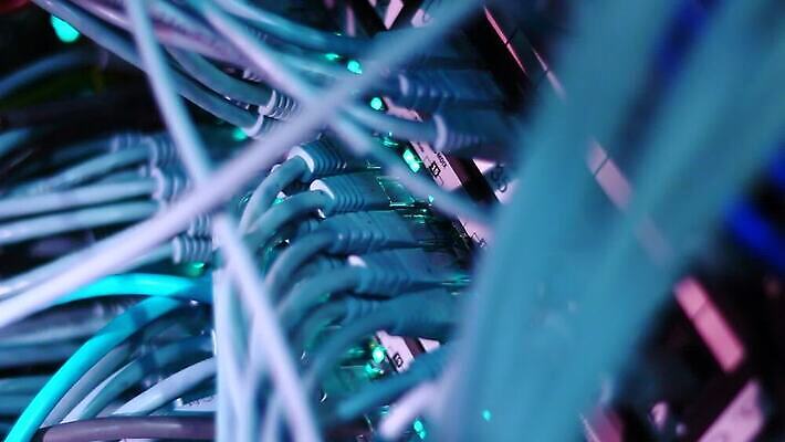 디자인 산업 과학 인터넷 통신 부분 기술 사람없음 빛 컴퓨터 자료 어둠 장비 정보 그물 네트워크 플러그 코드 전기에너지 연결 접속 속도 전자 철사 섬유 스위치 랜 서버 신발장 하드웨어 네트워킹 MOV 해외동영상 클립영상 전자제품 에너지 직물 동영상 파일형식