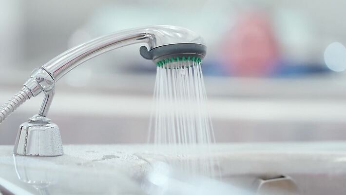 디자인 백그라운드 가정 모션 휴식 주택 건강 사람없음 내부 물 파란색 달리기 머리 금속 스파 목욕 방 젖음 흐름 추위 욕실 흰색 물방울 신선 뜨거움 액체 개울 붓기 떨어짐 묘사 오브젝트 싱글 분무기 제트기 노즐 샤워실 위생관리 스플래쉬 4K MOV 해외동영상 클립영상 자연요소 컬러 컨셉 재질 비행기 관리 건물 신체부위 강 청결 동영상 샤워시설 파일형식