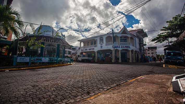 구름 컬러 섬 여행 건축양식 휴가 열대 주택 파노라마 사람없음 물 파란색 강 도시풍경 컬러풀 상점 일몰 산책로 도시 저녁 쿠바 포트 타운 도미니카공화국 랜드마크 식민지 아바나 스타일 4K 타임랩스 MP4 해외동영상 클립영상 자연요소 건축 길 촬영기법 풍경 건물 노을 남아메리카 중앙아메리카 야간 동영상 파일형식