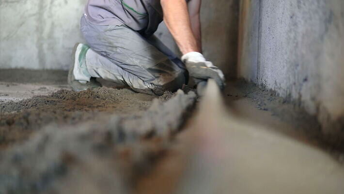 직업 손 디자인 산업 선 벽 백그라운드 건축양식 노동자 바닥 주택 실내 사람없음 건물 가로 어둠 장비 건설현장 회색 젖음 공구 업무 붓기 수리 매끈함 땅 천 모종삽 번짐 시멘트 건축업자 계약자 공예가 땅바닥 석고 업그레이드 콘크리트 4K MOV 해외동영상 슬로모션 클립영상 건축물 건축 컬러 모션 건설업 촬영기법 내부 신체부위 도구 직물 작업 감각 삽 계약 동영상 파일형식 효과
