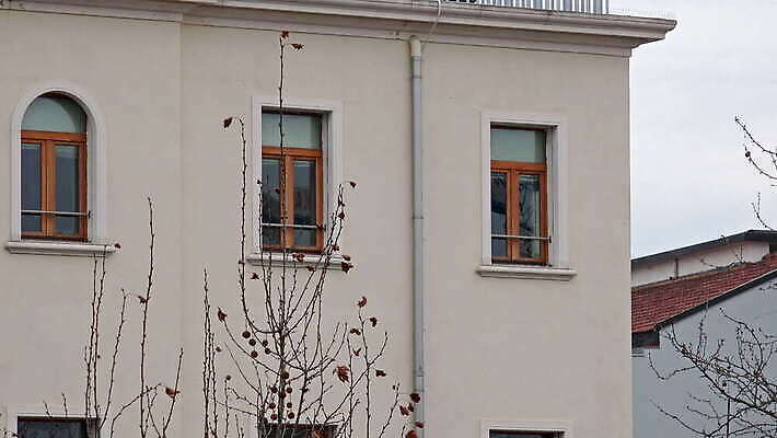 외관 건축양식 창문 호텔 벽돌 영국 잉글랜드 아파트 돌담 사람없음 야외 건물 사무실 이탈리아 도시 런던 뉴욕 러시아 콘도 맨해튼 랜드마크 석공 4K 설정숏 MOV 해외동영상 클립영상 건축물 건축 유럽 비즈니스 숙소 주택 촬영기법 담장 미국 돌_바위 동영상 파일형식