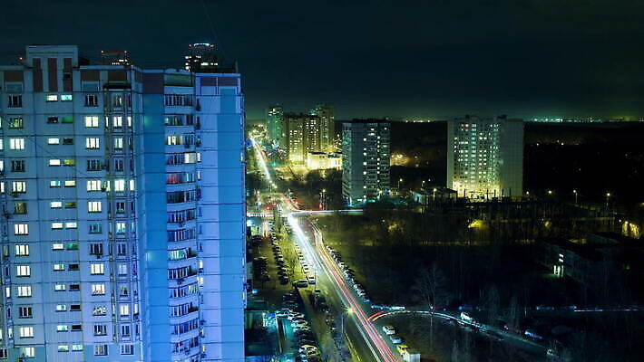 도로 창문 교통시설 자동차 거리 주택 사람없음 야외 건물 빛 하이앵글 도시 야간 속도 야광 타임랩스 MOV 해외동영상 클립영상 자연요소 건축물 길 육상교통 뷰포인트 교통 촬영기법 시설 동영상 파일형식