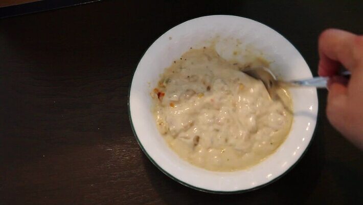 손 음식 토마토 채소 부분 모션 탁자 서브 주택 건강 옥수수 사람없음 목재 초록색 빛 상점 숟가락 식사 저녁식사 치킨 어둠 거품 흰색 뜨거움 사발 캔 수프 수증기 배고픔 크림 서빙 패키지 후추 동영상 덩어리 점심식사 배급 사방 진짜 팝 카피스페이스 MP4 해외동영상 클립영상 나무 컬러 가구 재료 곡류 수저 건물 신체부위 공백 사기그릇 향신료 닭고기요리 파일형식