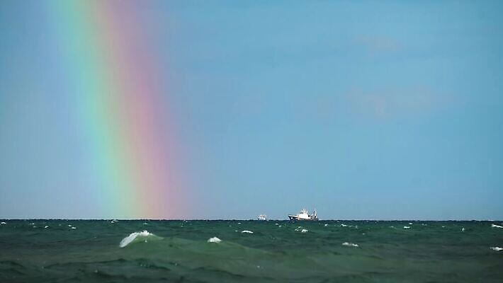 구름 바다 컬러 여행 백그라운드 무지개 자연 하늘 낚시 휴가 휴식 풍경 사람없음 야외 물 여름 파란색 햇빛 태양 황혼 일몰 자유 흰색 보트 황금 큼 그리스 시드니 멸종 천국 파라다이스 수평선 4K MP4 해외동영상 클립영상 자연요소 계절 유럽 컨셉 배_교통 레저 노을 호주 크기 생태계 동영상 파일형식