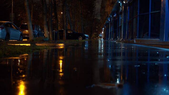 계절 도로 컬러 백그라운드 교통시설 모션 자동차 날씨 거리 사람없음 빨간색 물 파란색 반사 검은색 어둠 운전 젖음 도시 떨어짐 야간 저녁 소프트포커스 애니메이션 나쁜 그만 자동 4K 깜빡이다 MP4 해외동영상 클립영상 자연요소 길 육상교통 교통 컨셉 촬영기법 시설 동영상 파일형식