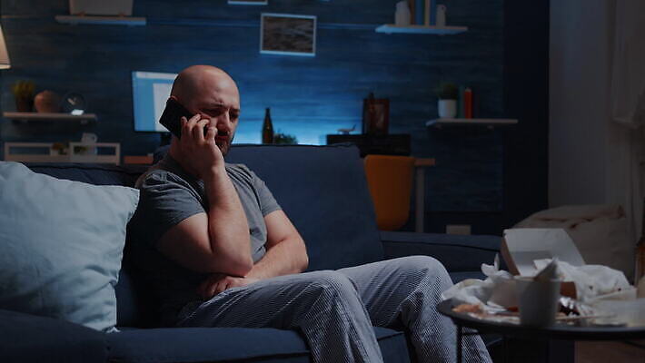 감정 얼굴 통신 가족 모바일 스트레스 대화 사람없음 스마트폰 핸드폰 고통 슬픔 표현 잡기 메시지 뉴스 좌절 질병 무서움 사건 고민 걱정 불행 충격 문제 긴장 반응 비극 우울증 적자 혼자 4K MOV 해외동영상 클립영상 컨셉 의학 관계 모션 말하기 신체부위 전자제품 스마트기기 동영상 파일형식