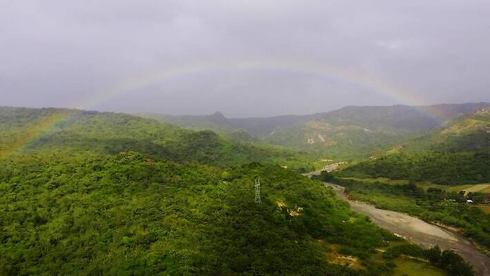 나무 식물 구름 아시아 여행 무지개 자연 하늘 날씨 열대 산 파노라마 풍경 사람없음 초록색 여름 강 계곡 분위기 숲 열대우림 언덕 흐림 산악지대 항공촬영 4K MOV 해외동영상 클립영상 자연요소 계절 나라 뷰포인트 컬러 컨셉 촬영기법 생태계 동영상 파일형식