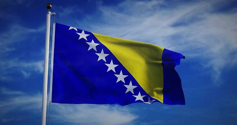 나무 배너 물결 파도 백그라운드 하늘 바람 사람없음 그래픽 흐름 자유 깃발 불기 군용 만들기 지역 깃대 봉 애니메이션 동영상 애국심 명예 보스니아 전국 정부 통일 4K MOV 해외동영상 슬로모션 클립영상 자연요소 식물 바다 컨셉 모션 날씨 군대 촬영기법 파일형식