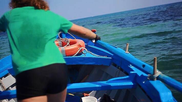 백인 스포츠 바다 여행 요트 자연 휴가 항해 사람 앉기 야외 물 운전 바퀴 보트 고급 크루즈 지중해 속도 함선 선원 크로아티아 네비게이션 레가타 제어 4K MP4 해외동영상 클립영상 자연요소 서양인 유럽 컨셉 배_교통 모션 생태계 동영상 파일형식