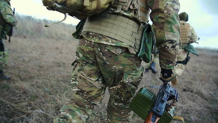 무기 백그라운드 이동 밭 군대 경비 사람없음 초록색 달리기 검은색 힘 군인 총 수술 계획 공격 스카이다이빙 군용 싸움 전쟁 공포 폭풍 육군 전사 전쟁터 대피 재앙 전진 침범 특공대 MOV 해외동영상 클립영상 직업 컬러 컨셉 농업 의학 모션 날씨 안전 치료 보호 익스트림스포츠 동영상 국군 특수부대 파일형식