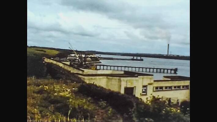 외관 모래 파도 바다 여행 휴가 영국 웨일즈 해변 사람없음 야외 물 파란색 수확 골동품 만 거친 역사 클래식 도서관 필름 영화 향수 문서 복고 영사기 동영상 남쪽 구식 보관소 서쪽 아마추어 옛날 펨브룩셔 4K MOV 해외동영상 클립영상 자연요소 교육 유럽 컬러 컨셉 농업 문화예술 화장품 방향 저장 파일형식