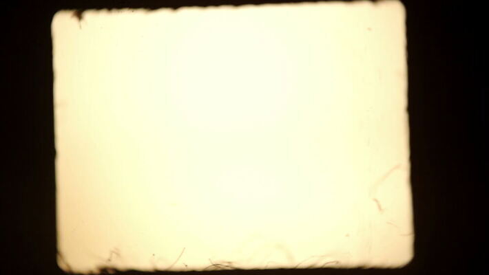 디자인 조각 백그라운드 회색배경 추상 프레임 미술 사람없음 카메라 스크린 검은색 소리 공백 손상 수확 거친 고리 미끄럼틀 낟알 필름 향수 그림 질감 복고 먼지 덮기 스크래치 영사기 감싸기 그런지 부정적 옛날 국경 효과 비어있는 4K 인트로 MOV 해외동영상 클립영상 감정 컬러 컨셉 무늬 농업 모션 문화예술 전자제품 화장품 회색 놀이기구 동영상 파일형식