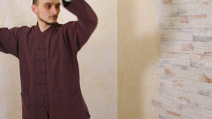 전통 무기 스포츠 이동 컨셉 주택 기술 한명 서기 사람 평화 중국 화목 힘 방 집중 싸움 위치 4K MOV 해외동영상 클립영상 1 아시아 모션 건물 동영상 파일형식