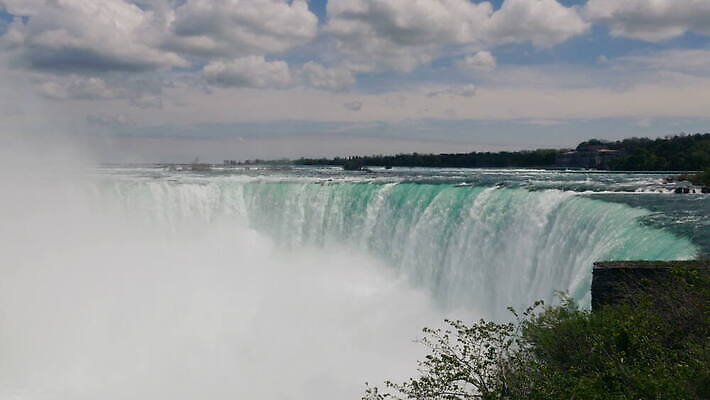 나무 식물 캐나다 북아메리카 사람없음 뷰티 힘 봄 거품 폭포 젖음 에너지 안개 수증기 랜드마크 수평선 4K MOV 해외동영상 클립영상 계절 자연 날씨 아메리카 동영상 파일형식
