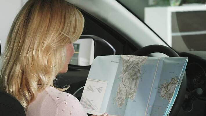 라이프스타일 여행 지도 교통시설 자동차 휴가 한명 앉기 판매 세일 힘 운전사 우아함 고객 서비스 검색 주인 모터 대여 대출 면허증 임대 자동 소유 제의 안락 4K MOV 해외동영상 클립영상 직업 1 육상교통 교통 컨셉 모션 사람 생활 금융 경제 시설 동영상 면허 증명서 파일형식