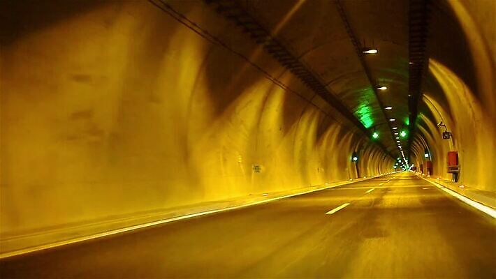 디자인 공공시설 도로 선 스포츠 여행 포즈 백그라운드 이동 컨셉 곡선 비즈니스 건축양식 교통시설 모션 자동차 미래 사람없음 빛 우주 어둠 레이싱 도시 고속도로 터널 야간 속도 지하 블러 선로 자동 통근 MOV 해외동영상 클립영상 자연요소 건축 길 육상교통 교통 시합 시설 출근 동영상 파일형식