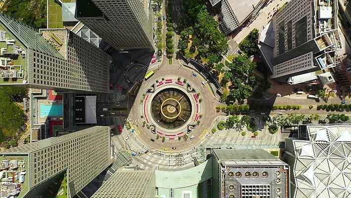 외관 아시아 여행 비즈니스 건축양식 교통시설 자동차 하늘 사람없음 건물 도시풍경 고층빌딩 동남아시아 도시 원형 도심 교차로 지역 스카이라인 싱가폴 드론 랜드마크 4K MP4 해외동영상 클립영상 도형 건축물 건축 나라 길 육상교통 교통 풍경 빌딩 시설 동영상 파일형식
